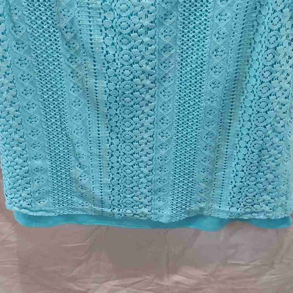 Sleeveless Lace Top - Blue - Picture 4 of 4